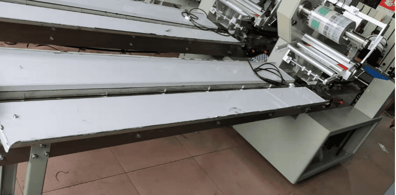pillow type biscuit packaging machine for sales