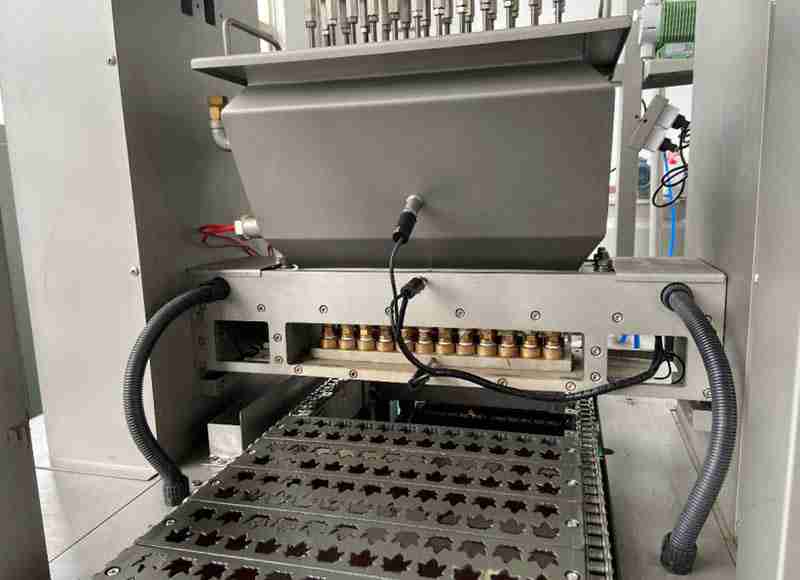 petite ligne de production automatique de machine de dépôt de bonbons à vendre