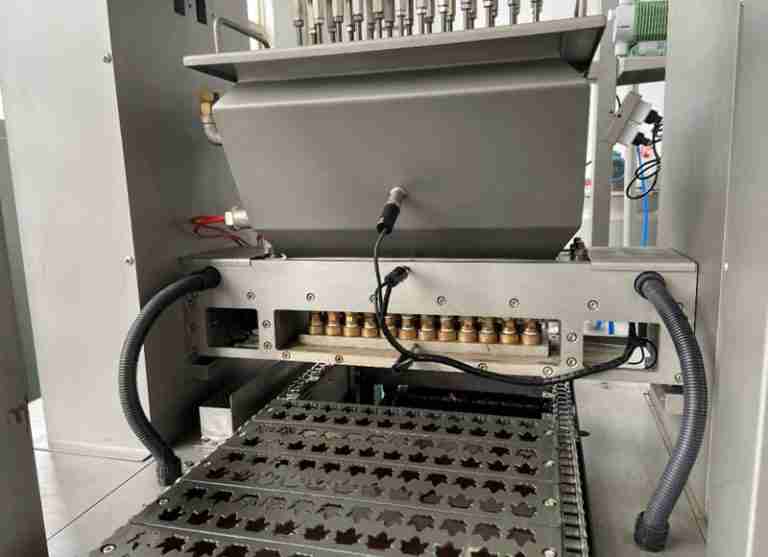 petite ligne de production automatique de machine de dépôt de bonbons à vendre