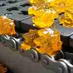 petite ligne de production automatique de machine de dépôt de bonbons à vendre