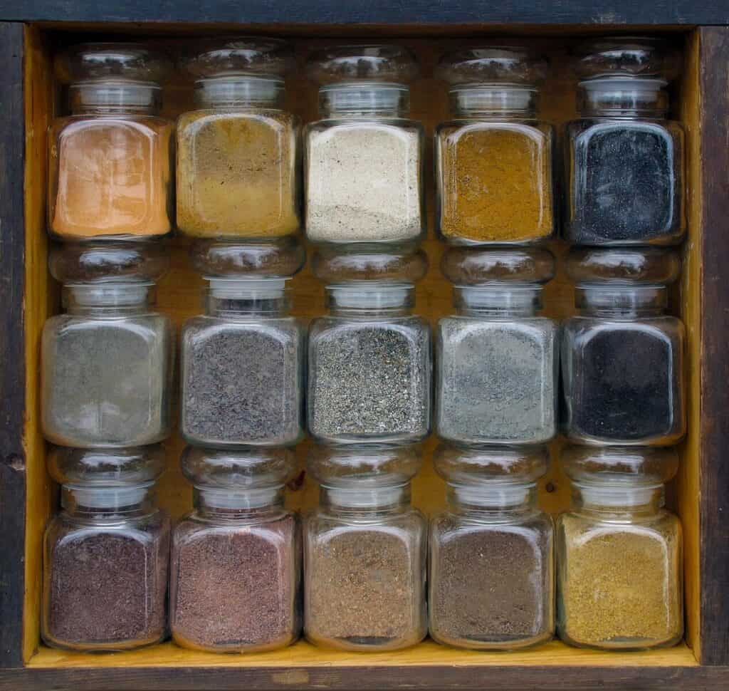 賞味期限試験の解説：原則、方法、ベストプラクティス2025