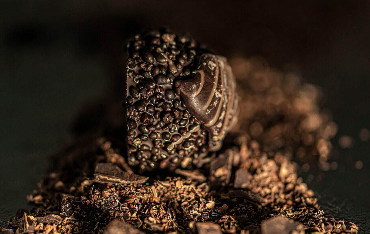 chocolate, dark chocolate, delicious, sweets, organic chocolate, confectionery, truffle, black chocolate, chocolate bars, chocolatier, chocolate pieces, food wallpaper, calories, anti stress, bitter taste, bittersweet, antioxydants, praline, benefit from, goodies, free lines, love chocolate, brown chocolate, chocolate desert, ferrero rocher